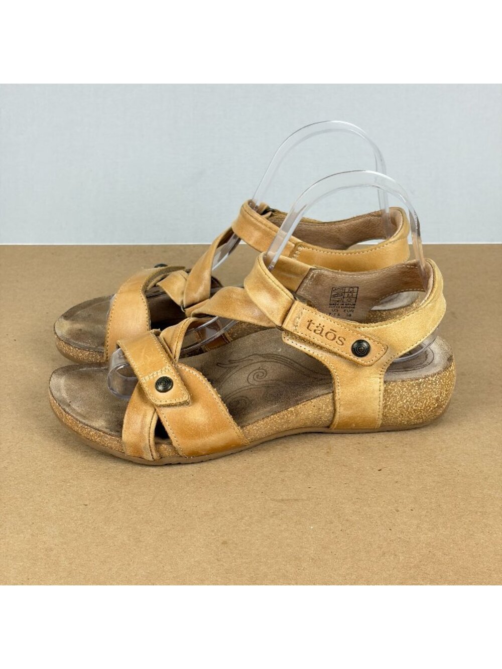 Taos Universe Leather Sandals Womens 7/7.5 Tan Hook and Loop Straps Casual